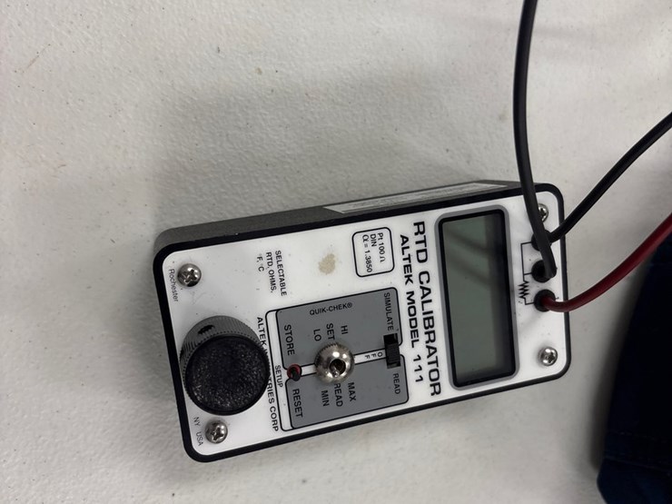 #4024-•-altek-rtd-calibrator-model-111-and-a-datashark-rj45-network-tester-image-5