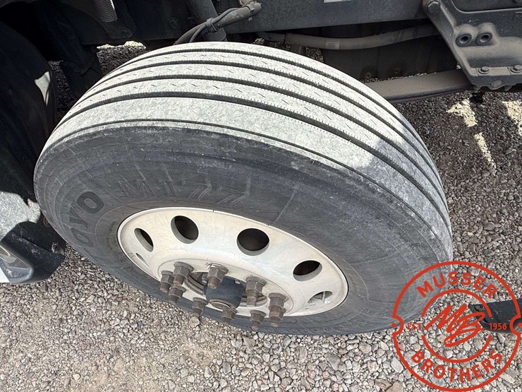 2020-kenworth-t680-image-27