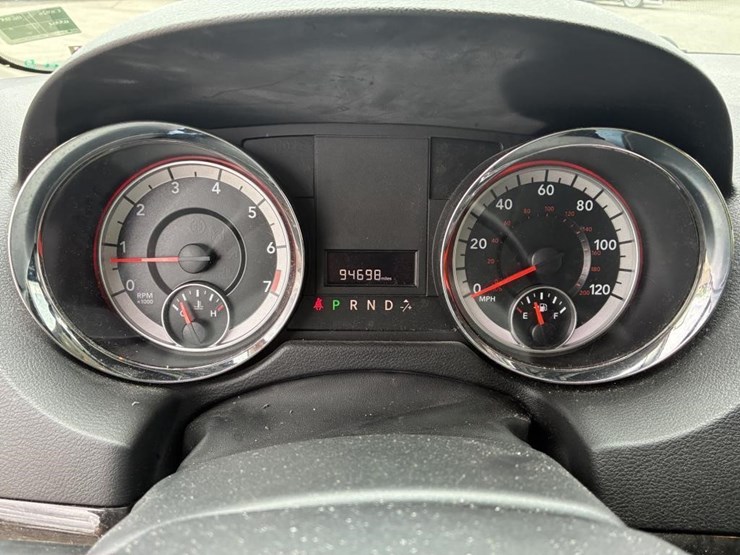 2016-dodge-grand-caravan-image-16
