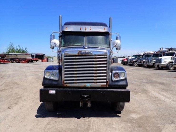 2018-freightliner-coronado-122-image-2