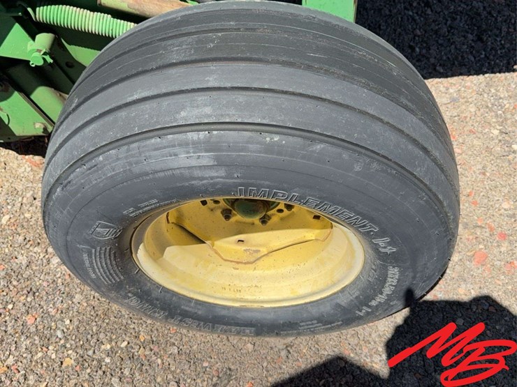 john-deere-566-image-17