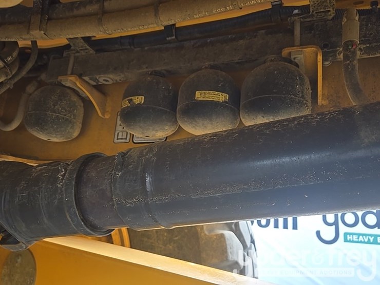 2023-volvo-a25g-image-32