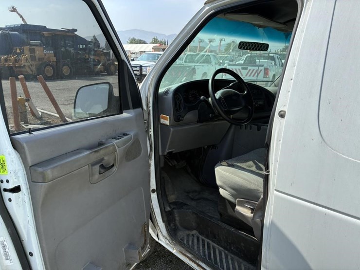 2002-ford-e350-sd-image-15