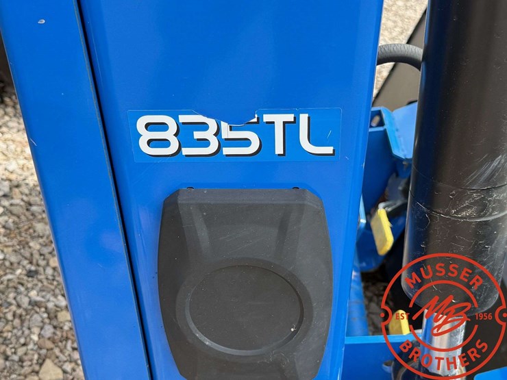 2017-new-holland-ts6.140-image-31