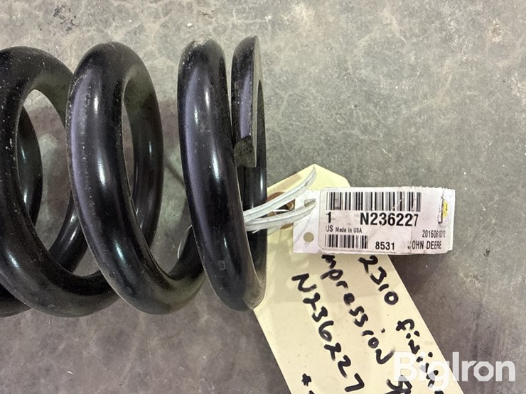 john-deere-2310-image-5