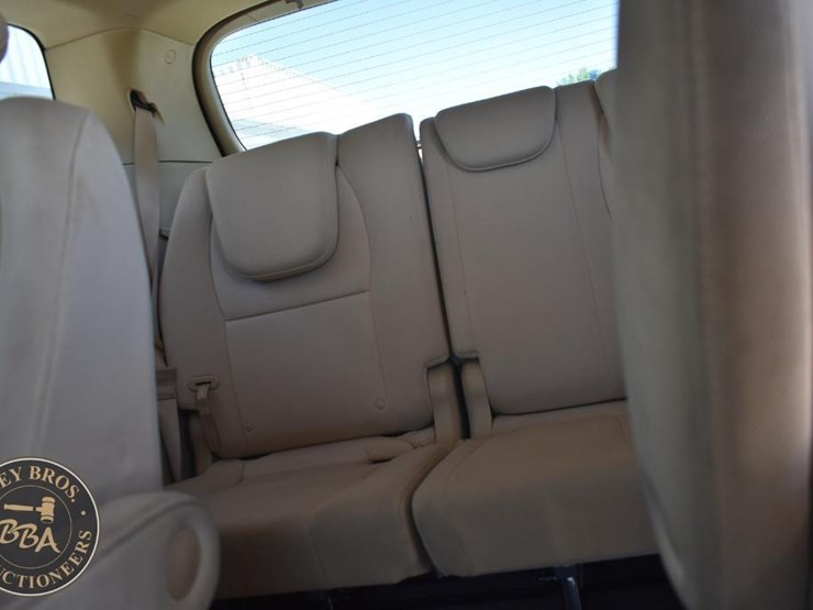 2015-kia-sedona-lx-image-23