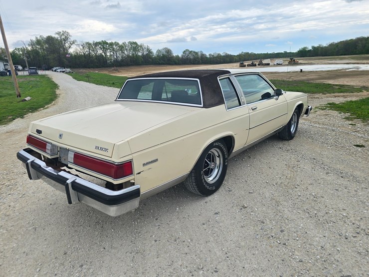 #24004-•-1984-buick-lesabre-passenger-car-image-11