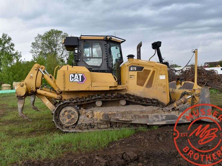 2010-caterpillar-d7e-image-11