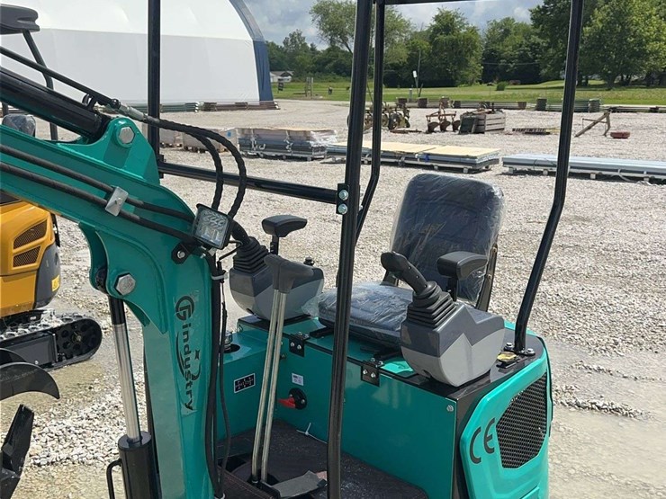 cfg-industrial-kv16r-mini-excavator-image-13