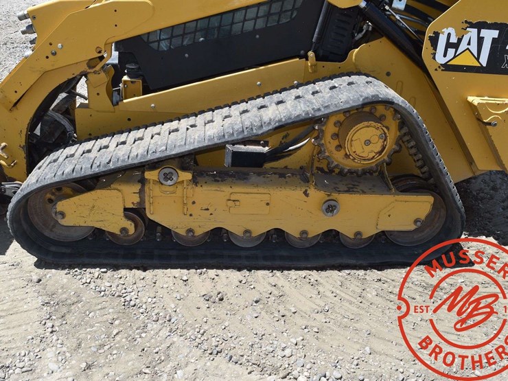 2018-caterpillar-d2-image-29