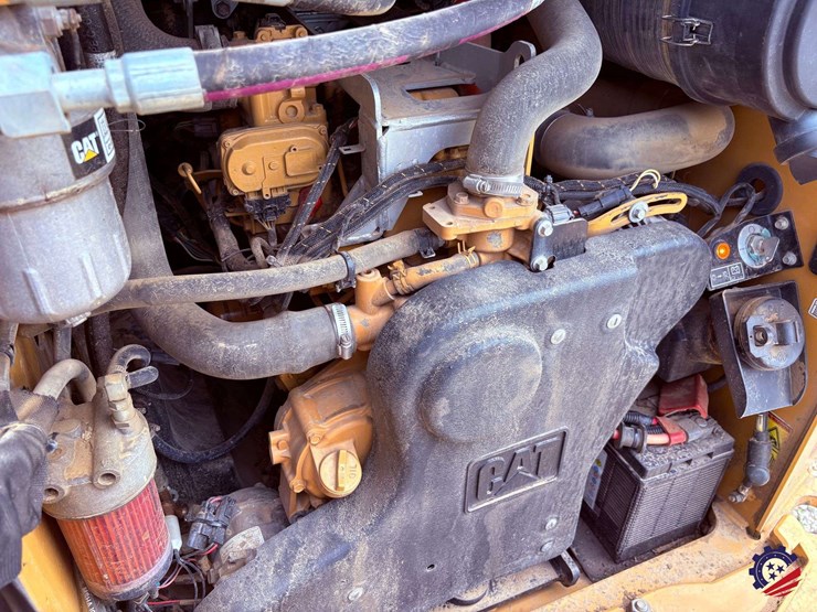 2018-caterpillar-299d2-xhp-image-53