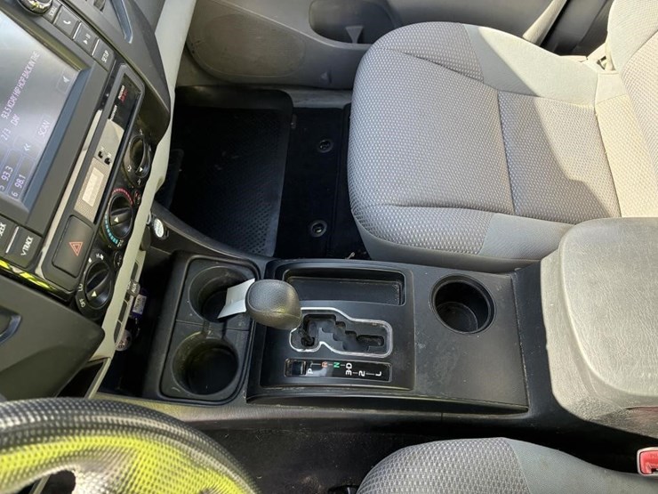 2013-toyota-tacoma-image-19