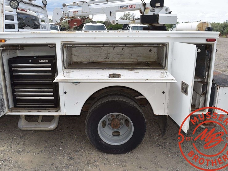 2006-chevrolet-3500-image-30