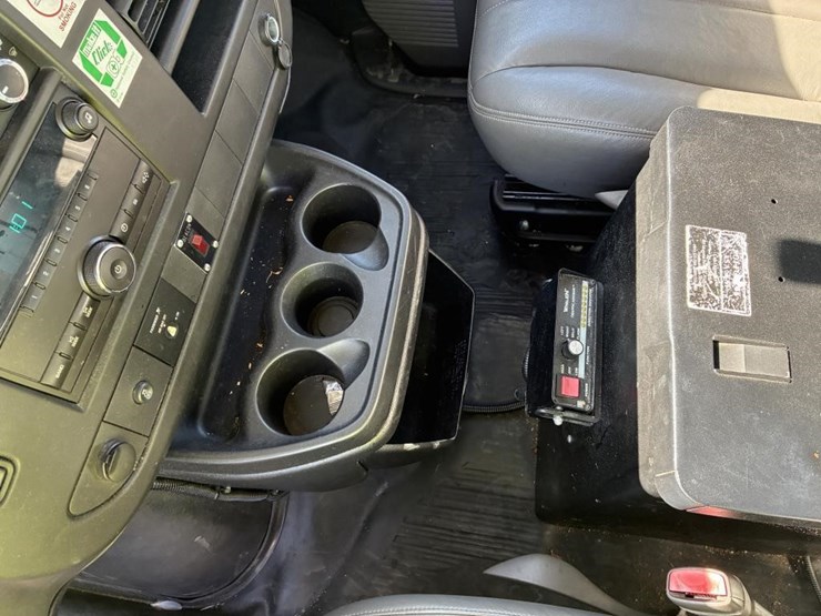 2014-chevrolet-express-3500-image-17