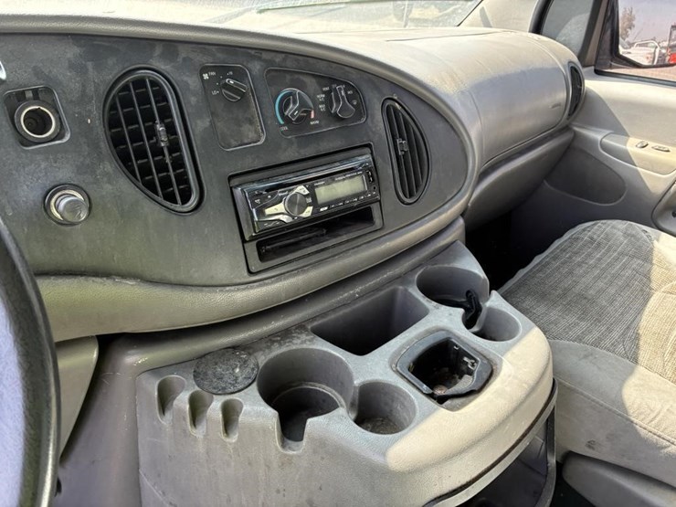 2002-ford-e350-sd-image-19