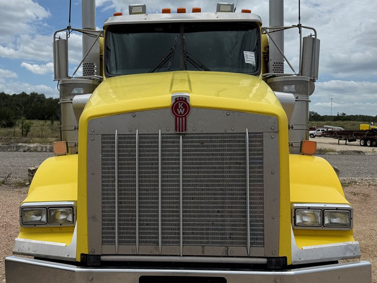 2015-kenworth-t800-image-2