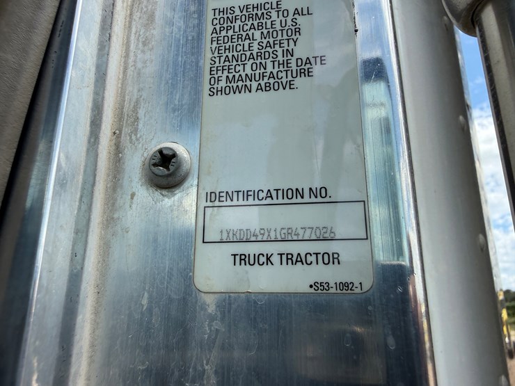 2016-kenworth-t800-image-18