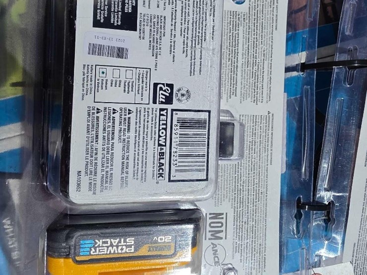 2203---(2)-dewalt-20-volt-batteries-image-3