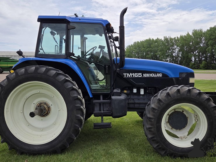 new-holland-tm165-image-4