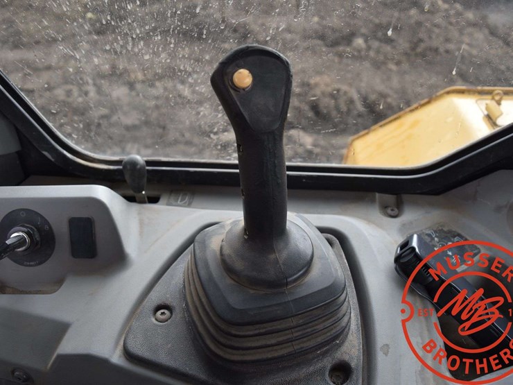 2010-caterpillar-d7e-image-64