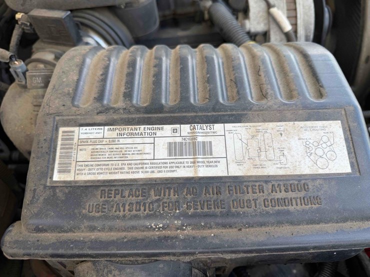2000-chevrolet-3500-image-19