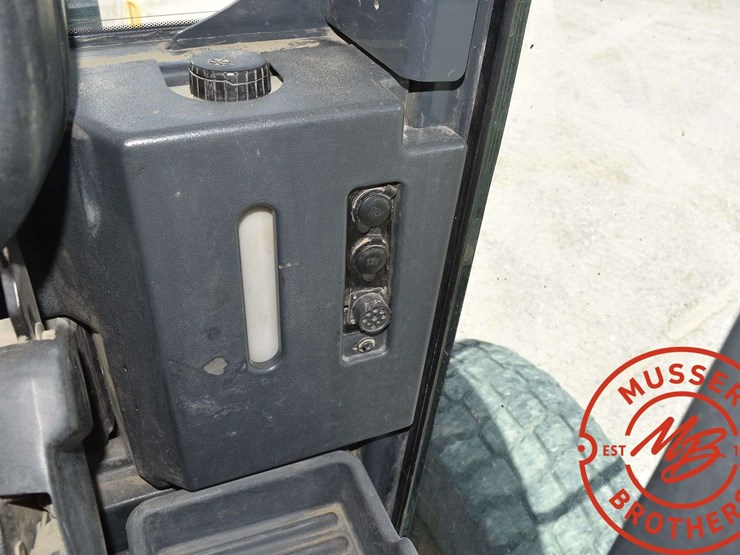2008-deere-772d-image-86