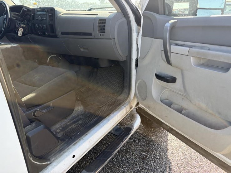 2012-gmc-2500hd-image-9