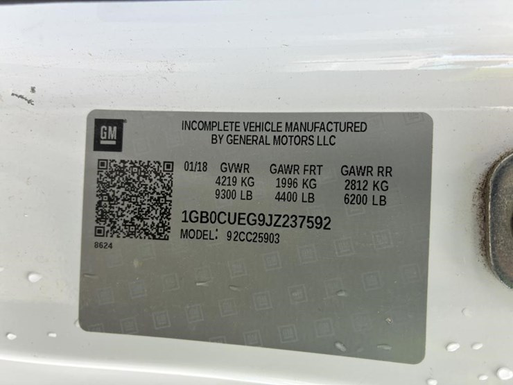 2018-chevrolet-2500hd-image-16