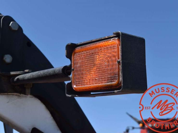 2009-case-ih-2152-image-34