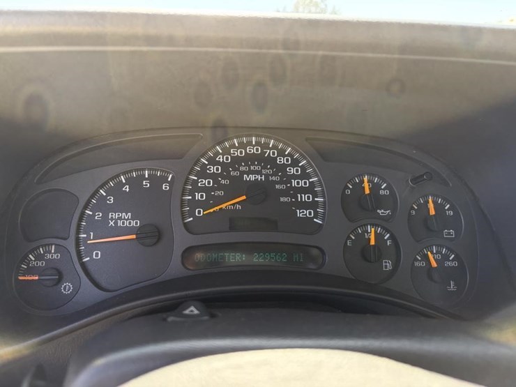 2003-chevrolet-silverado-2500-image-16