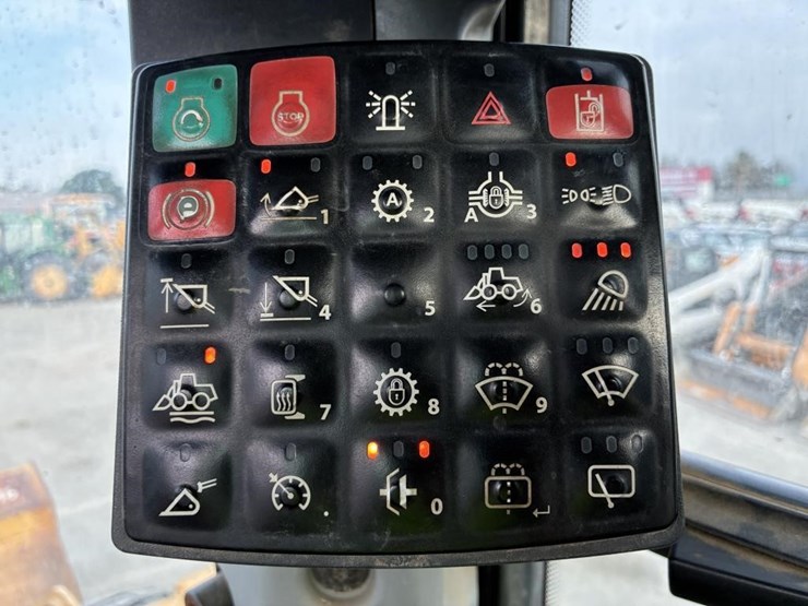 2020-deere-624l-image-24