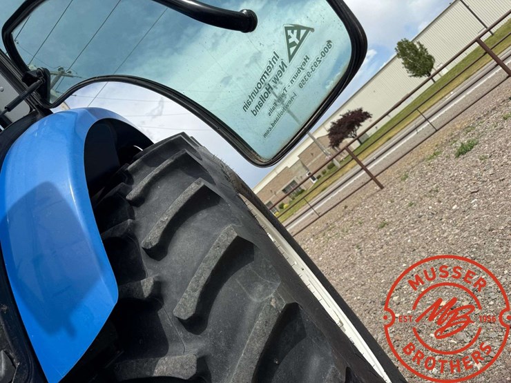 2017-new-holland-ts6.140-image-26