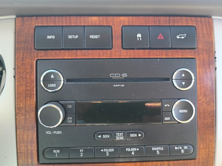 2010-ford-expedition-image-44