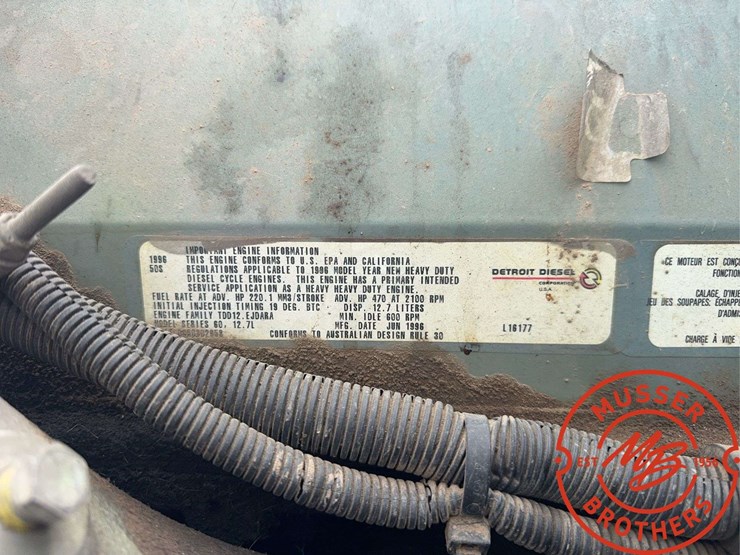 1997-freightliner-fld120-image-21