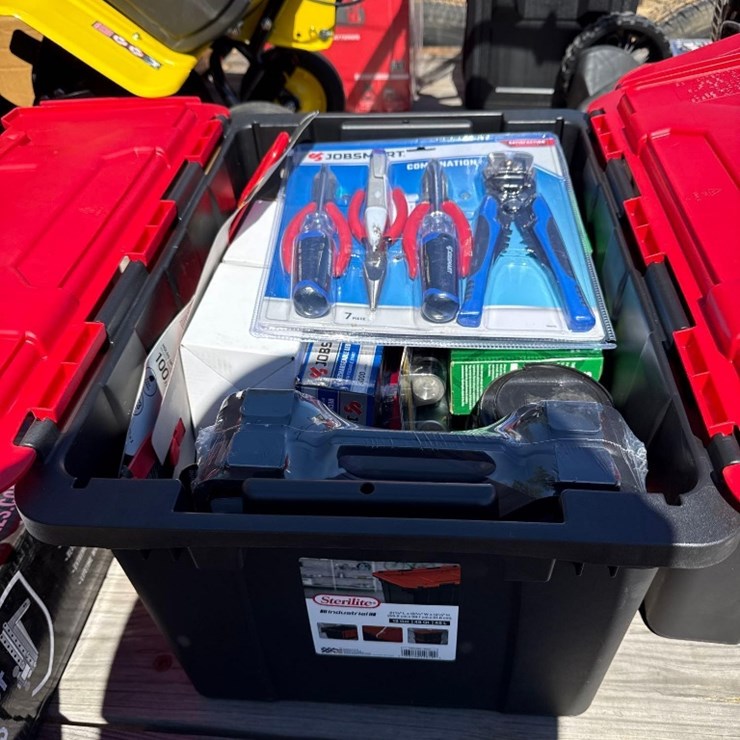 2200 - BOX OF MISCELLANEOUS TOOLS