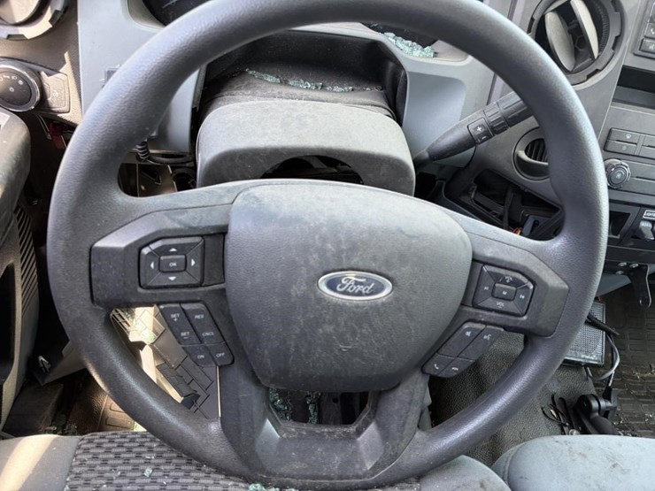 2023-ford-f650-image-16