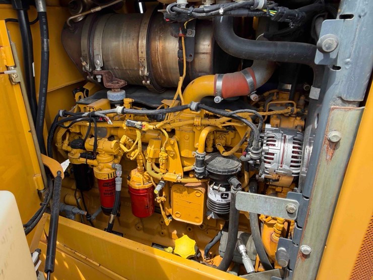 2013-deere-544k-image-18