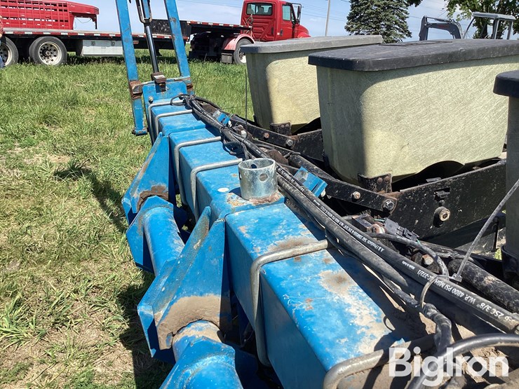 john-deere-300-image-18