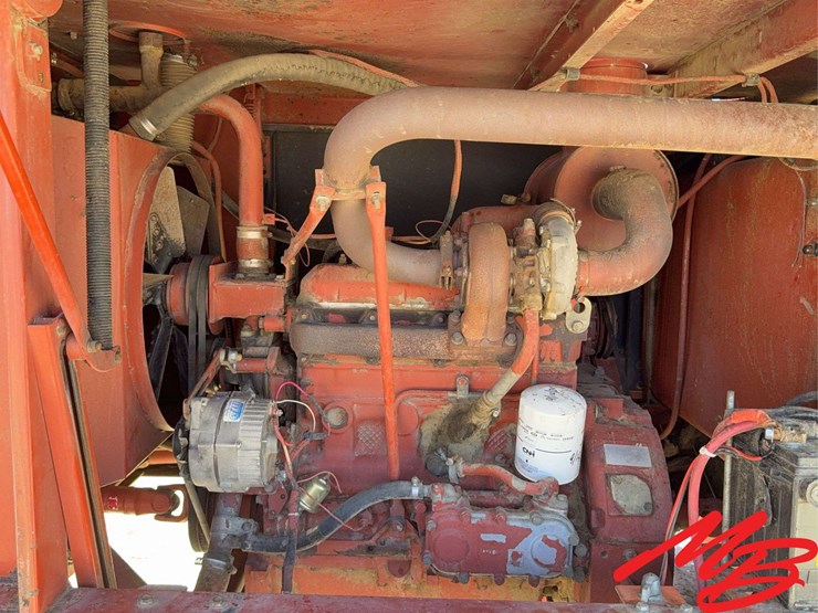 hesston-8400-image-21