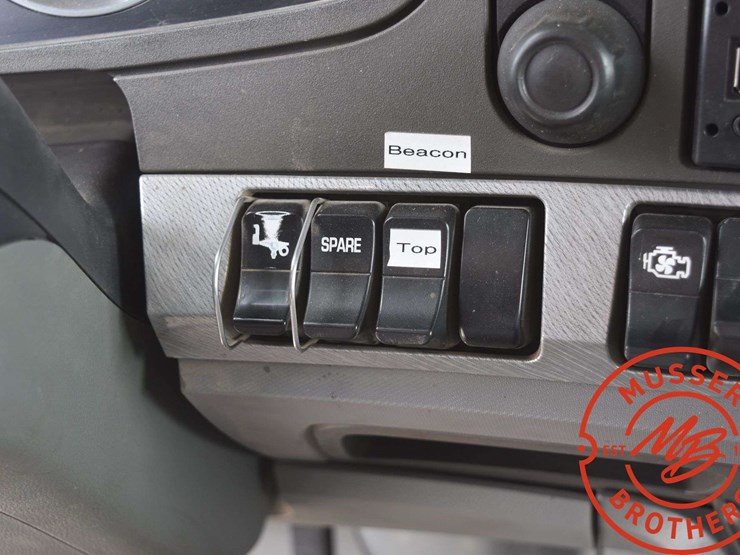 2016-kenworth-t880-image-59