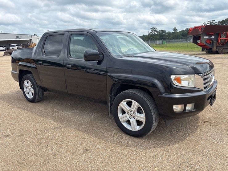 2012-honda-ridgeline-image-2
