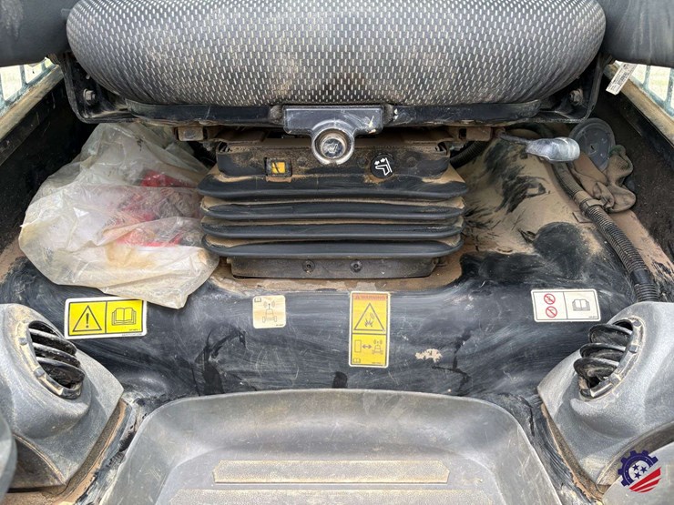 2022-caterpillar-259d3-image-50