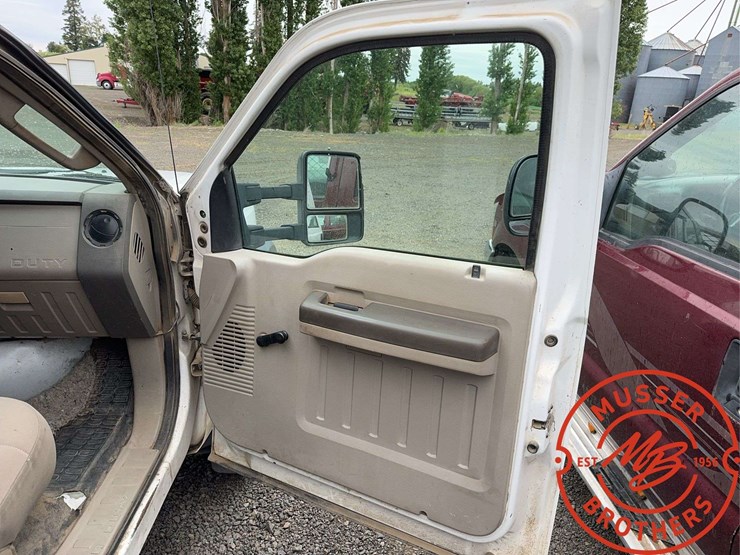 2008-ford-f550-image-19
