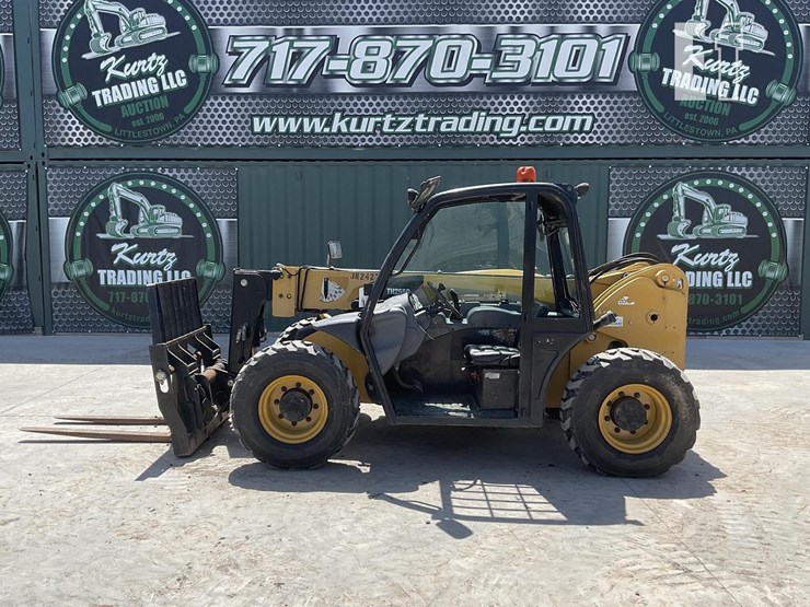 2015-caterpillar-th255c-image-1