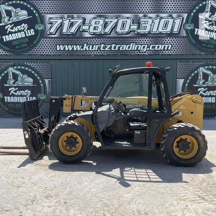 2015 CATERPILLAR TH255C