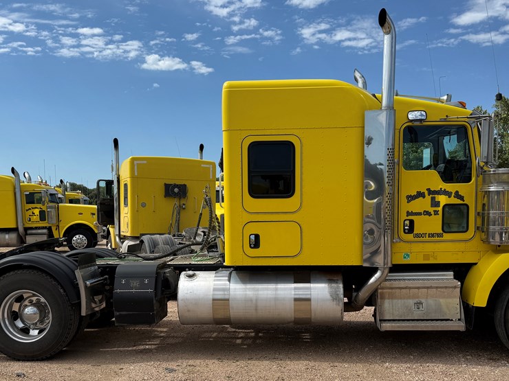 2016-kenworth-t800-image-4