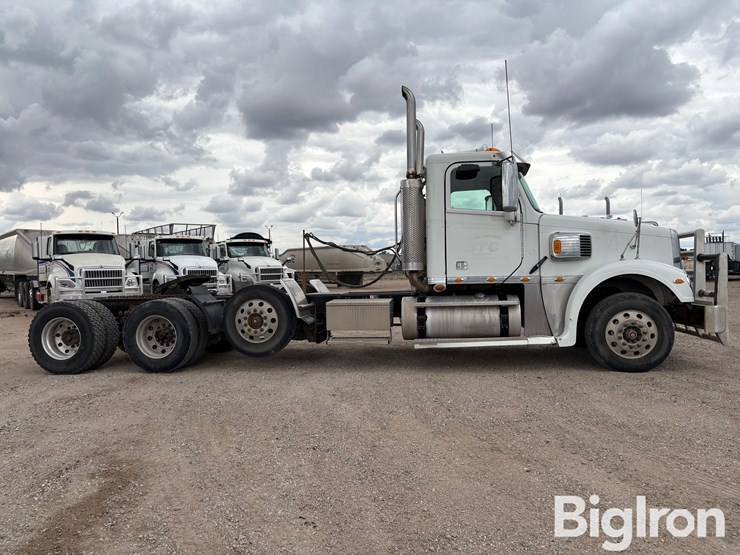 2017-freightliner-coronado-132-image-4