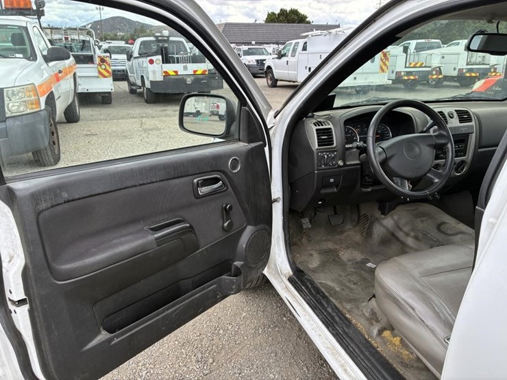 2011-chevrolet-colorado-image-11