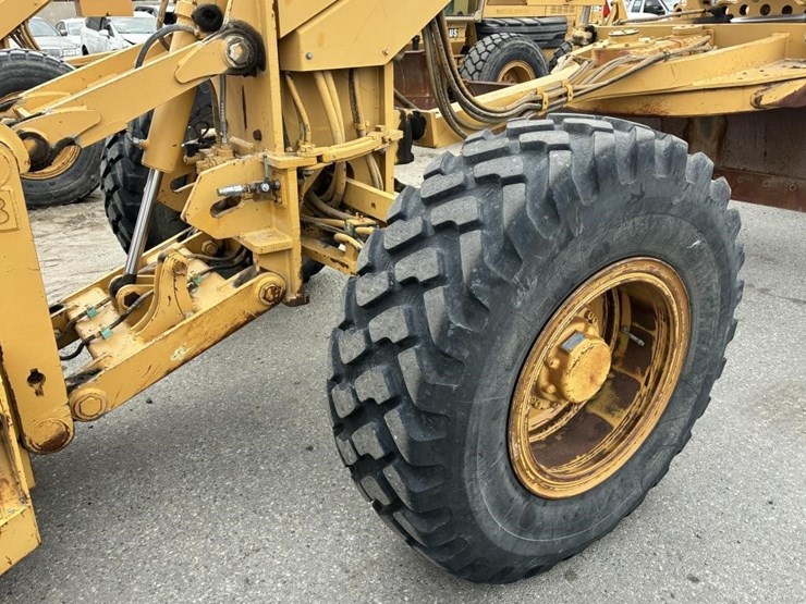 2004-caterpillar-143h-vhp-image-11