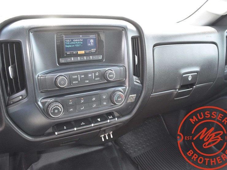 2015-chevrolet-3500-image-42